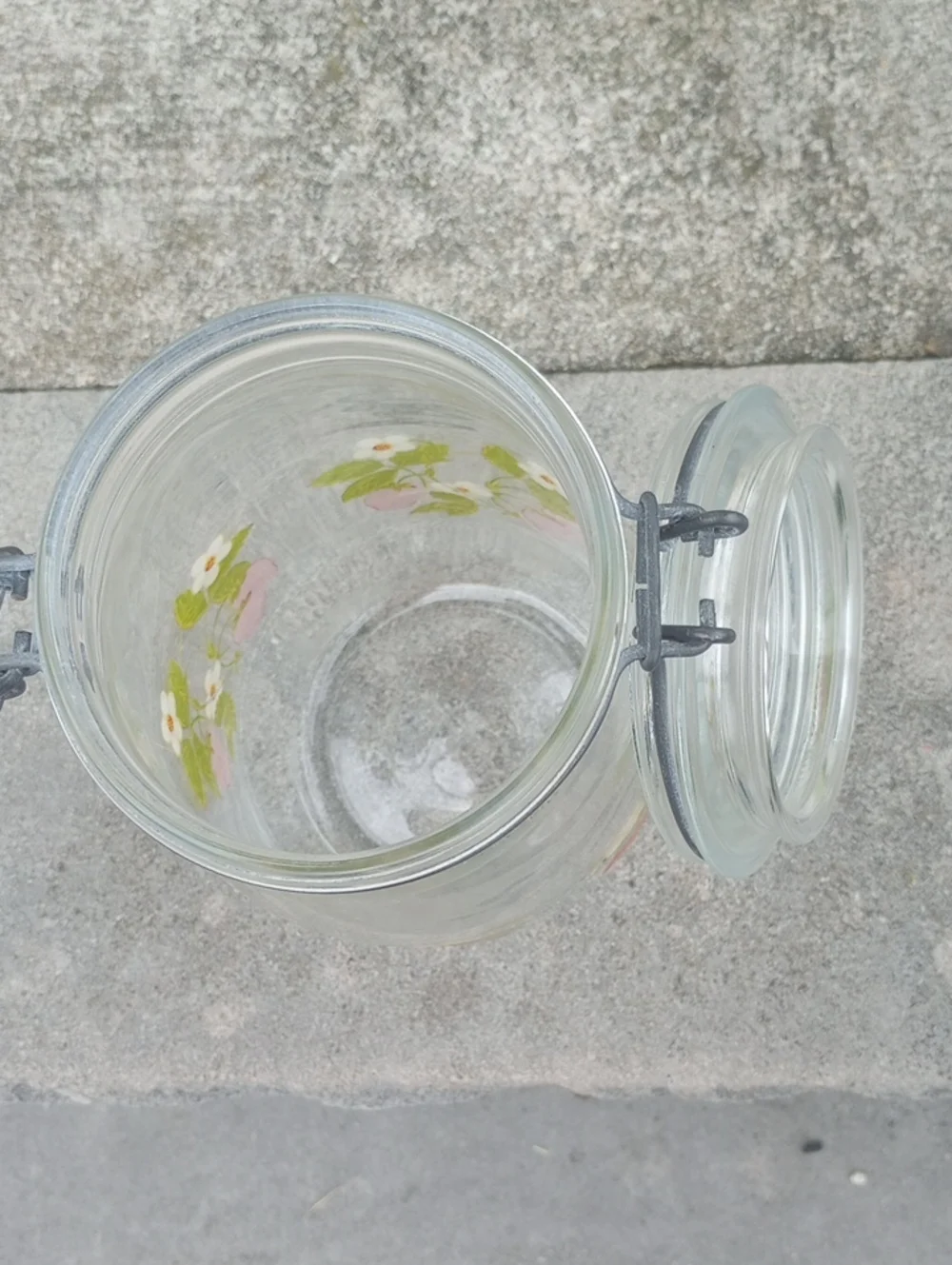 Vintage Clear Glass Round Strawberry/Floral 1.5 Liter Canister. Red Green Yellow